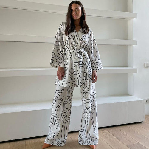 Dame Loungewear-sæt med elegant kimono-design og bred ben Stilla