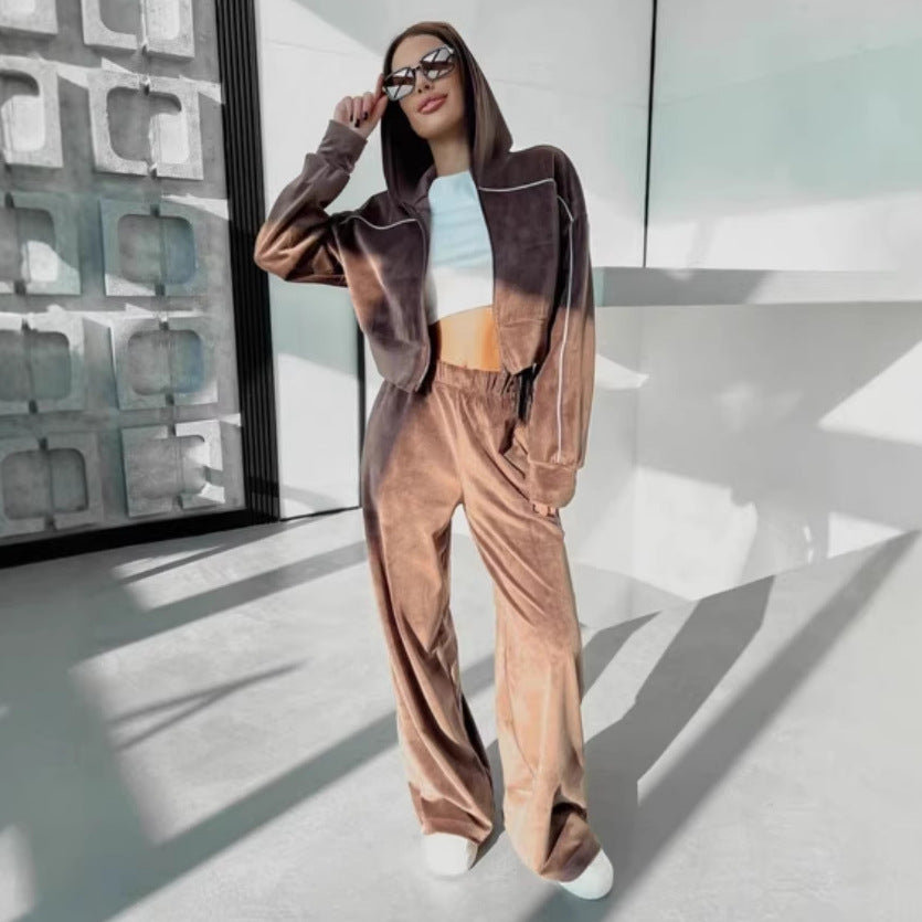 Kvinders sporty velour loungewear sæt med kort hoodie og brede ben Skovae