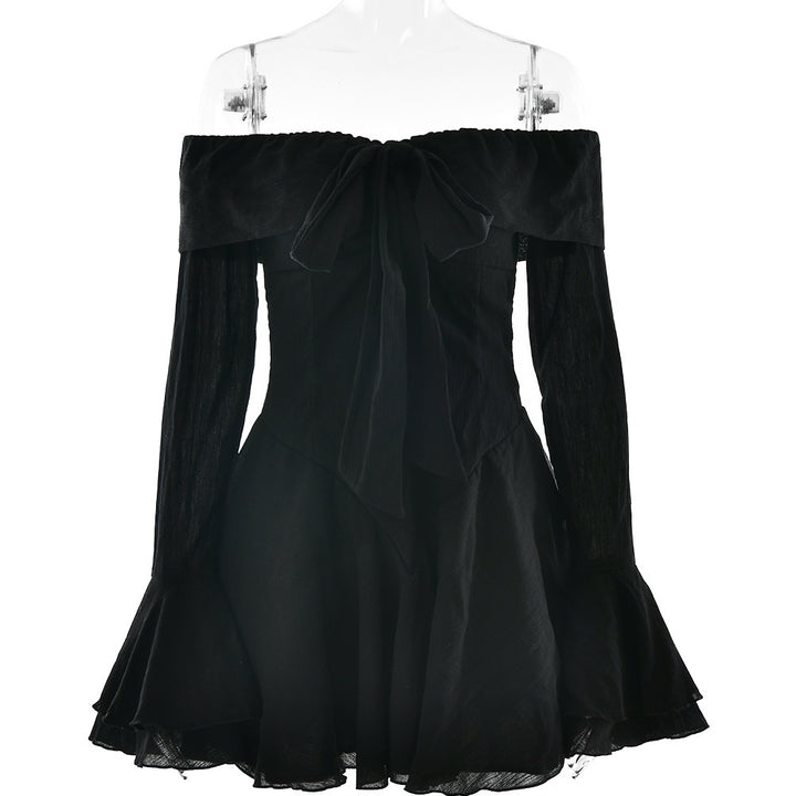 Dame off-shoulder minikjole med voluminøse flæsedetaljer og elegant taljebælte Stilla