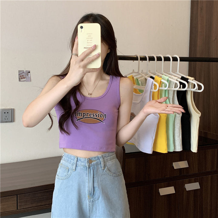 Femme Cropped Grafik Tanktop med legende print Stilla