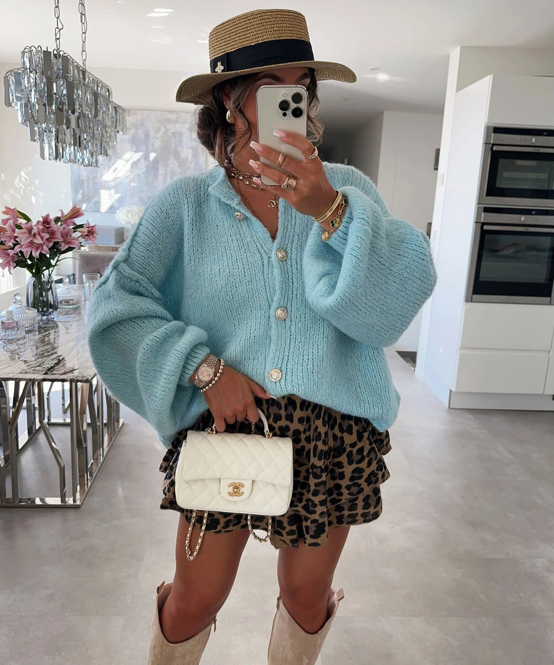Kvinders fashionable cardigan med oversized ærmer og knapdetaljer Stilla