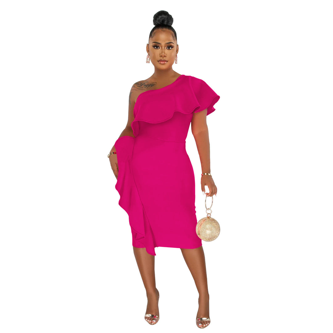 Dame Elegant One-Shoulder-Kjole med Volantdetaljer og Figursyet Snit Stilla
