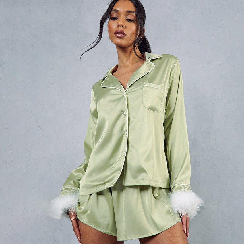Dame Satin-Pyjama-sæt med foret ærmer og dekorative detaljer Stilla