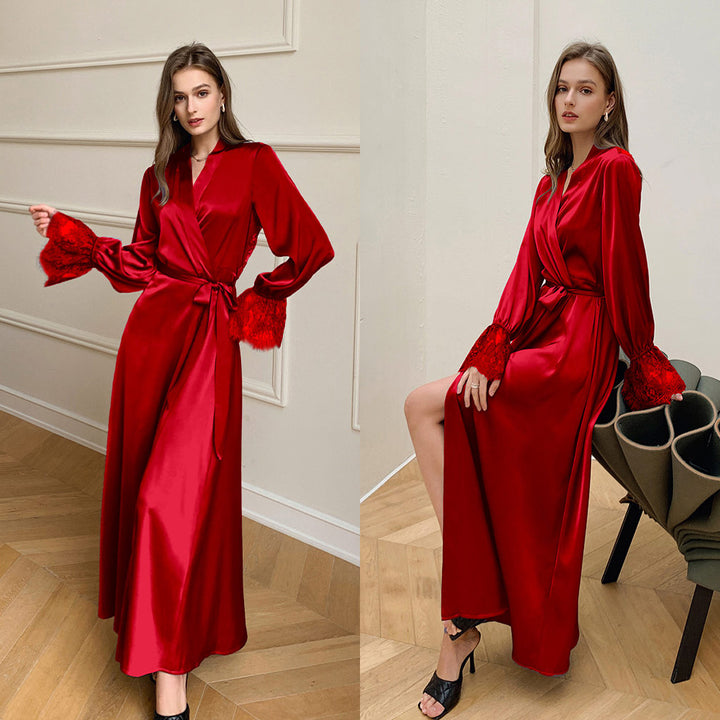 Dame elegant satin-maxikjole med dyb slids og spidsærmer Stilla
