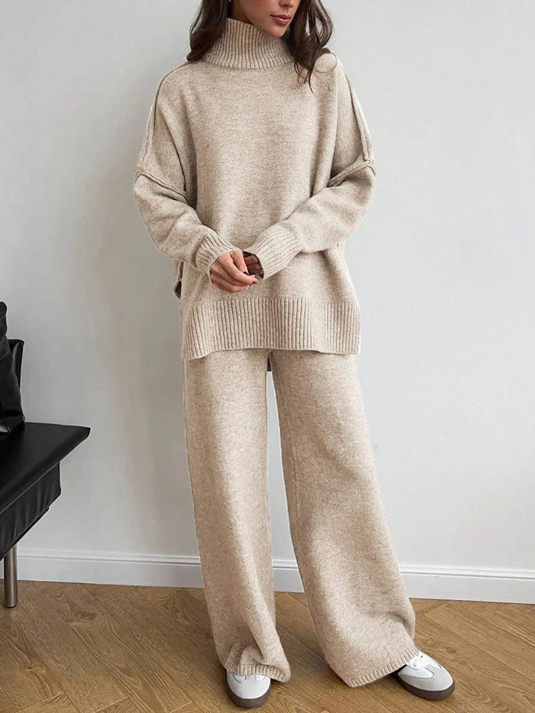 Kvinders hyggelige strikket jumpsuit med høj krave og løs pasform Skovae