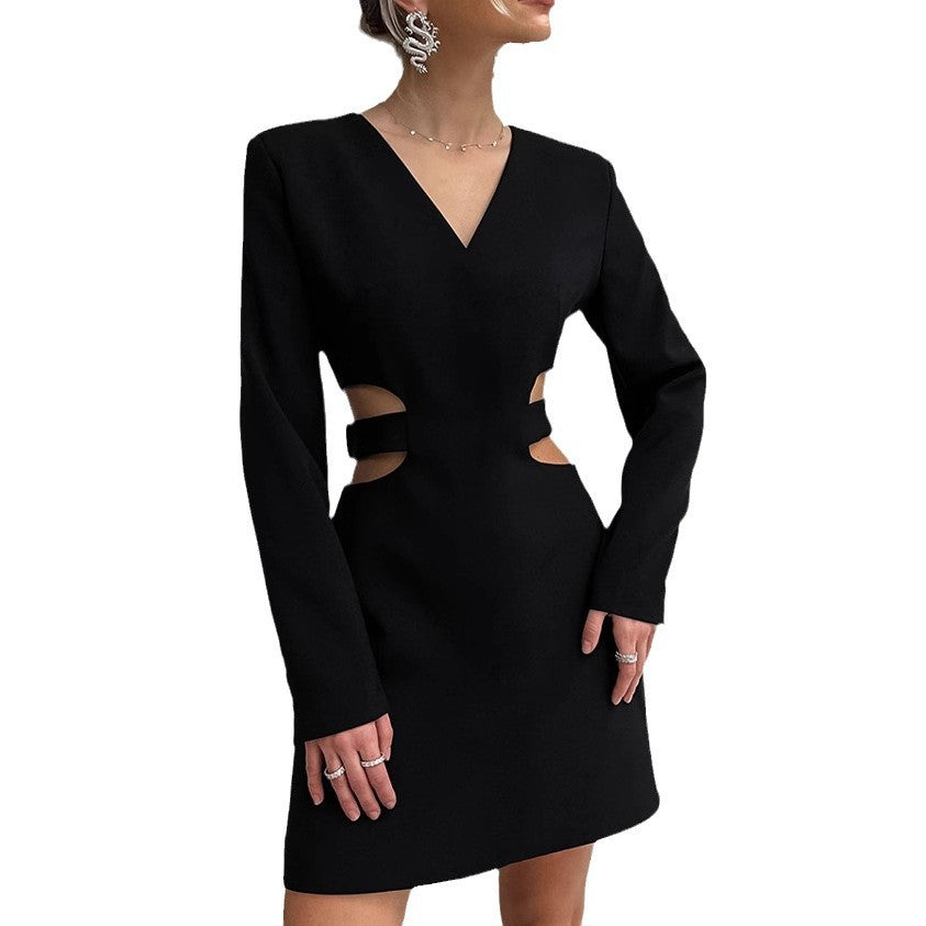 Dame Skaterkjole med elegant V-udskæring og raffineret cut-out design Stilla