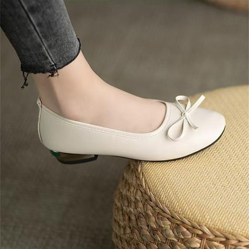 Dame Ballerinas med elegant sløjfe-detalje og komfortabel blokhæl Stilla