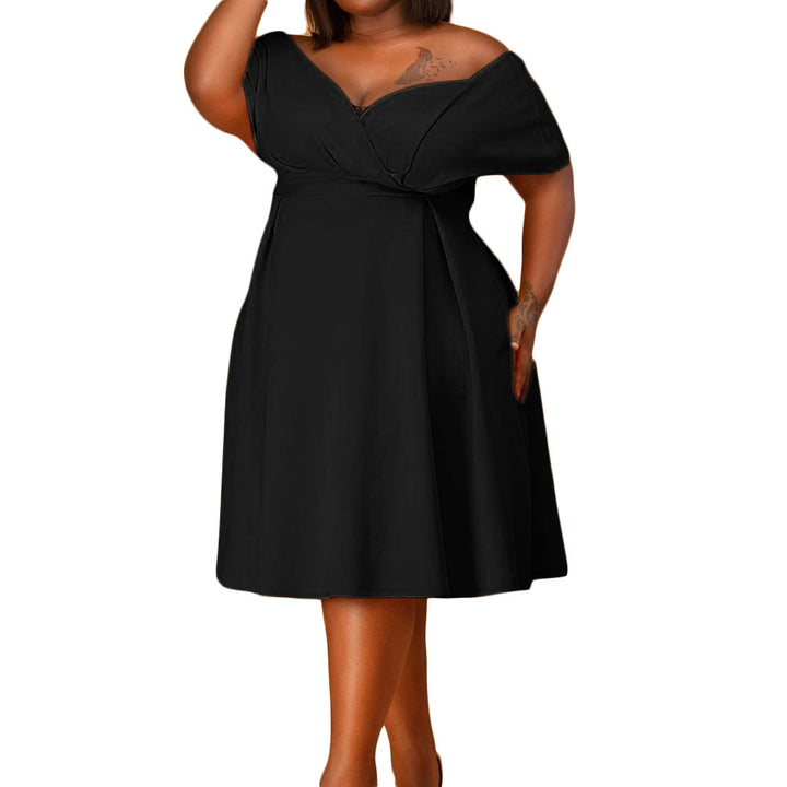 Dame Off-Shoulder Cocktailkjole med elegant indpakningsdesign Stilla