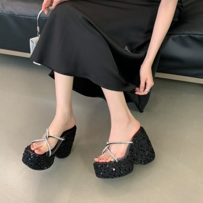 Dame Plateau-sandaler med glamorøst pailette-design og trendy rem Stilla