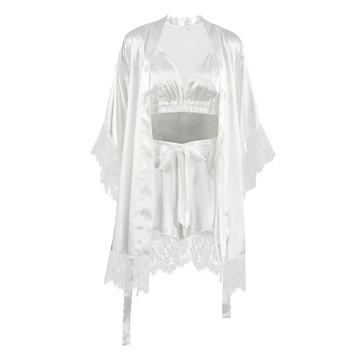 Dame Satin pyjamasæt med elegant kimono-design og blondeafslutninger Stilla
