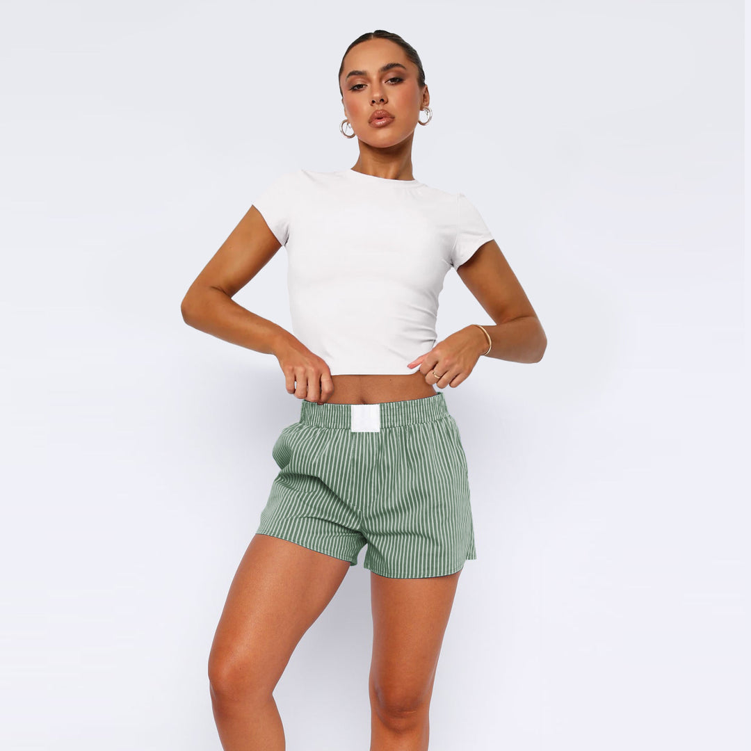Dame stribede shorts med elastisk talje og praktiske sideåbninger Stilla