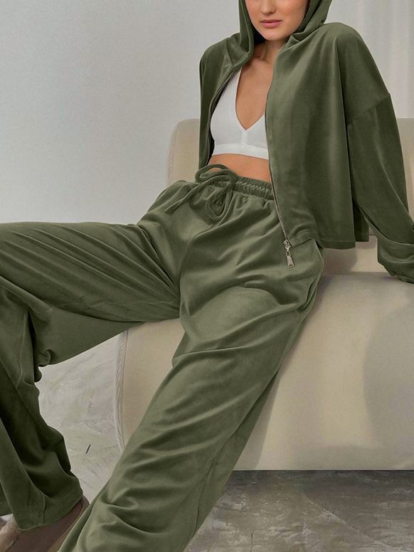 Dame lounge sæt i blødt velour med hætte og elastisk bånd Stilla