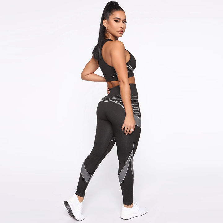 Dame sporty træningssæt med højtydende bh og tætsiddende leggings Skovae