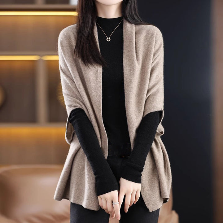 Dame elegant Cardigan lavet af fint materiale med blød fald og moderne snit Stilla