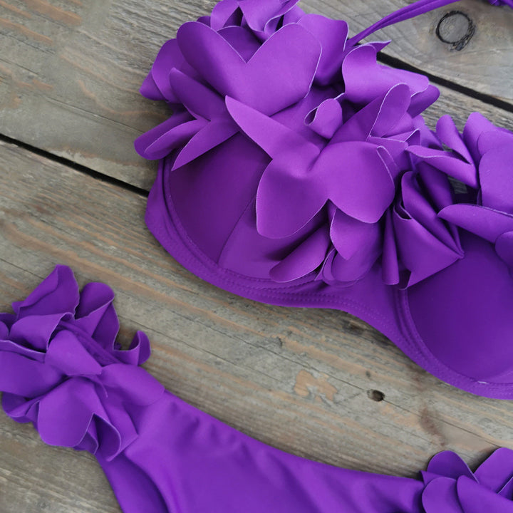 Dame bikini-sæt med blomsterdesign og voluminøse applikationer Stilla