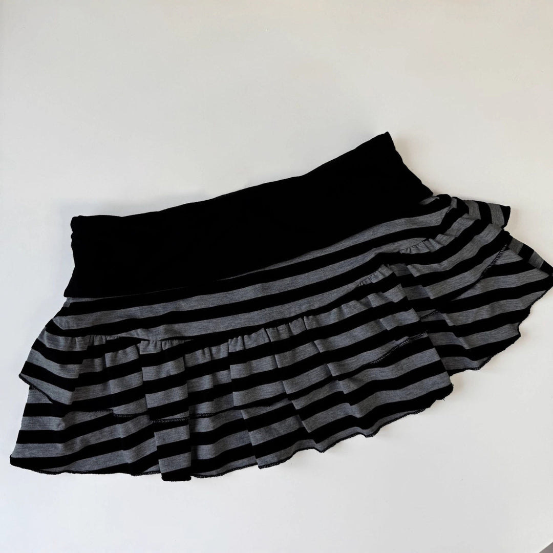 Dame flæse shorts med stribet design og elastisk kant Skovae