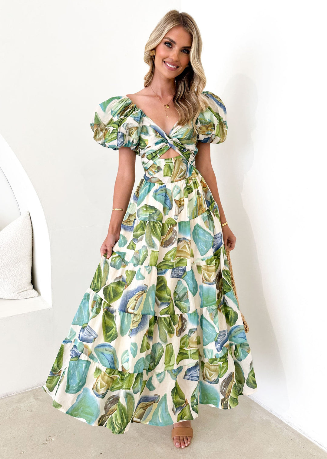 Kvinders maxi kjole med sofistikeret off-the-shoulder design og voluminøse puff ærmer Stilla