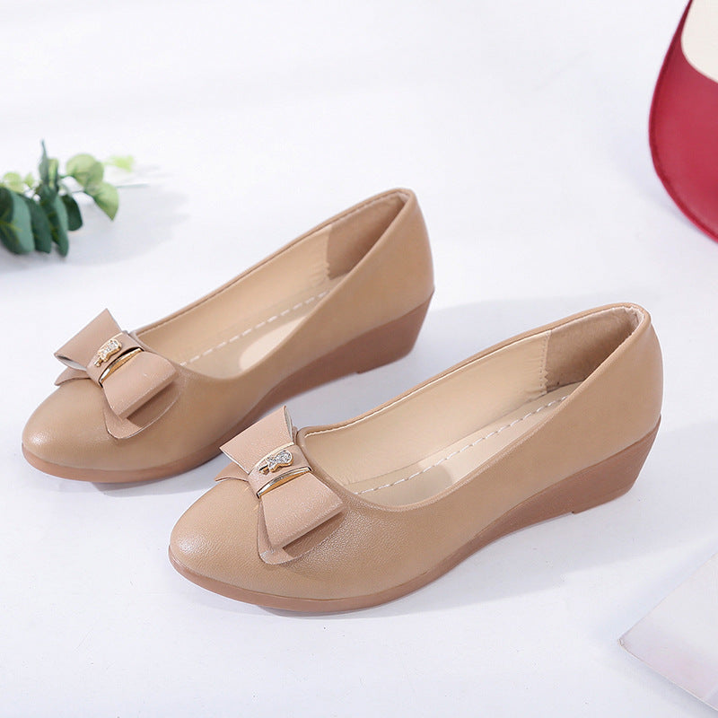 Dame ballerinaer med elegant sløjfe-design og behagelig wedge-sål Stilla