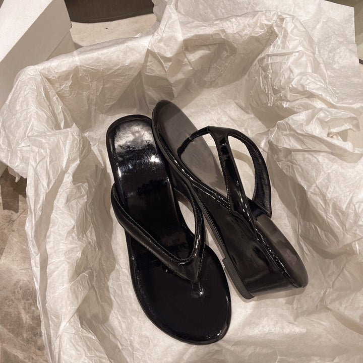 Dame Glamorous Metallic Flip-Flops Stilla
