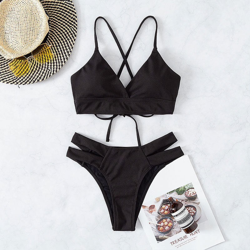 Dame triangel-bikini med raffinerede stropper og elegant snit Skovae
