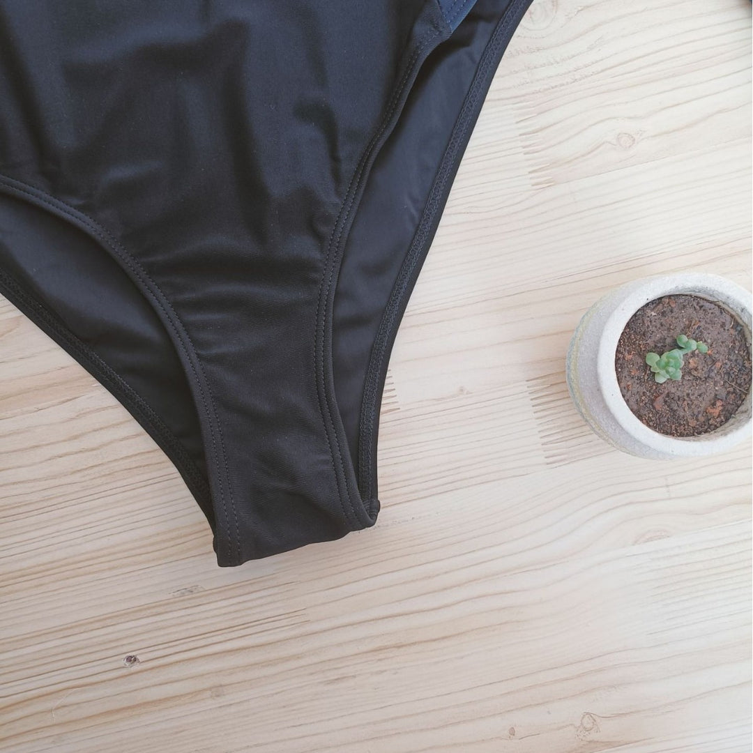 Dame Sporty Badebukser med moderne høj krave og farverigt blomsterdesign Stilla