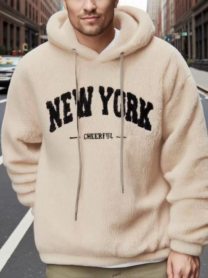 Herrer nan hyggelig fleece-hoodie med relief-logo, snortræk og kængurulomme Skovae