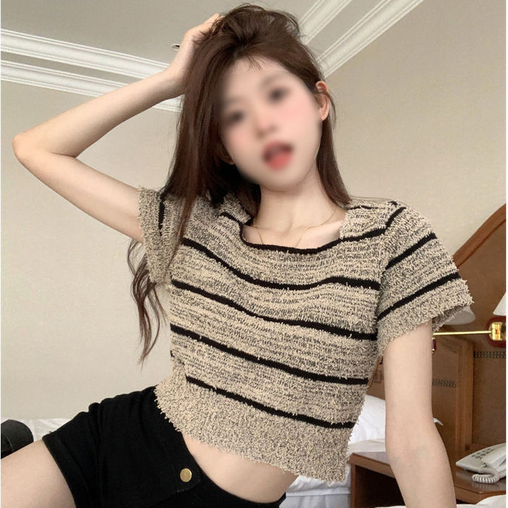 Kvinders cropped top med moderigtig stribet mønster og afslappet snit