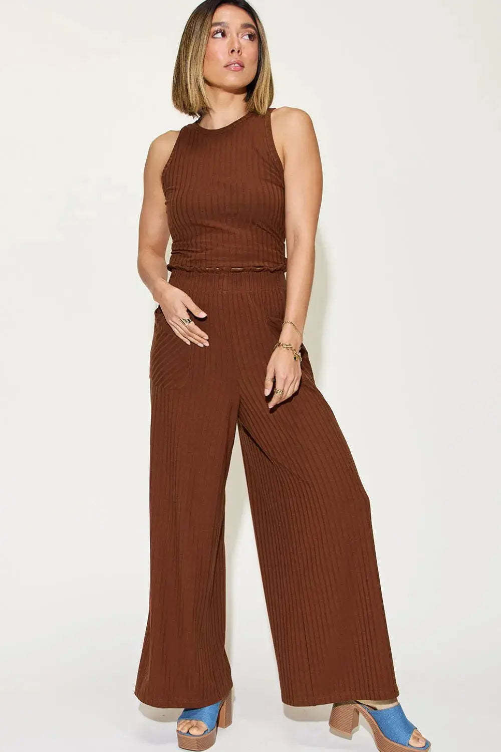 Dame afslappet jumpsuit med bred ben og praktiske lommer Skovae