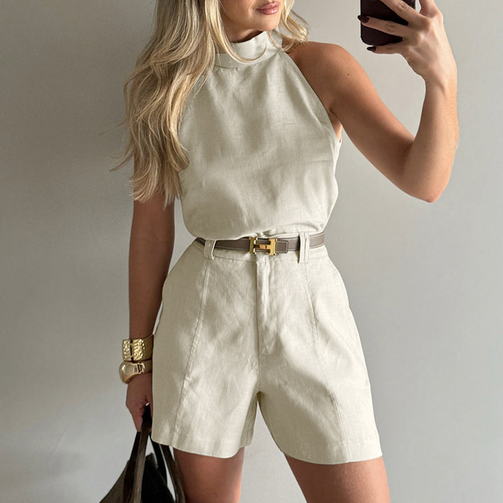 Dame elegant jumpsuit med højt lukket design og behagelige shorts Stilla