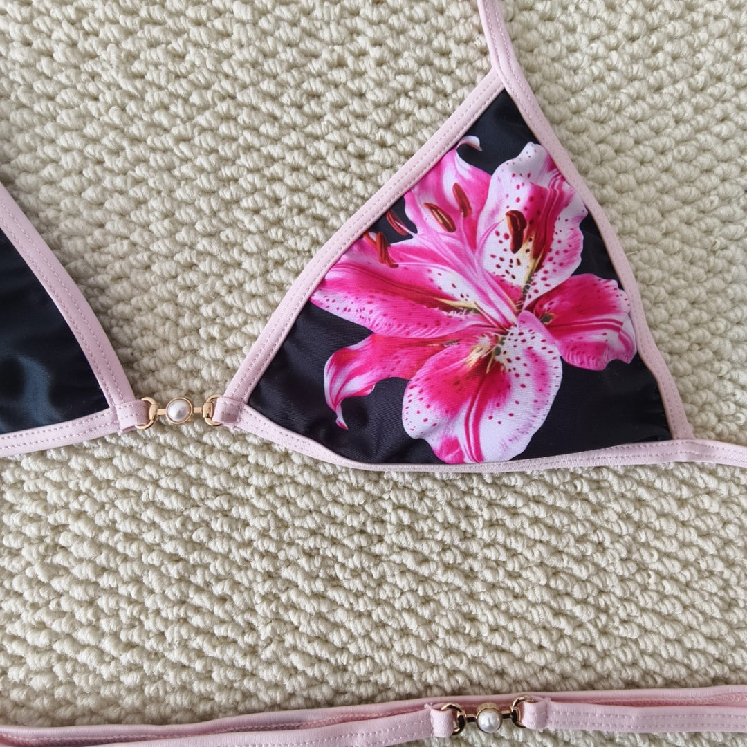 Dame triangel-bikini med blomsteraccent og justerbare bånd Skovae