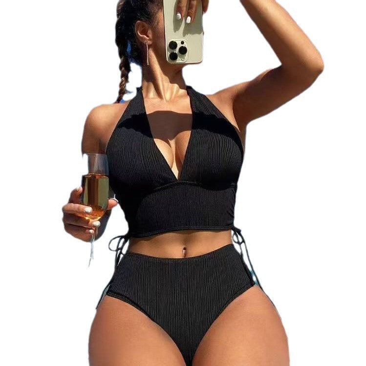 Dame bikini sæt i stilfuldt high-waist design med justerbare stropper og V-udskæring Stilla