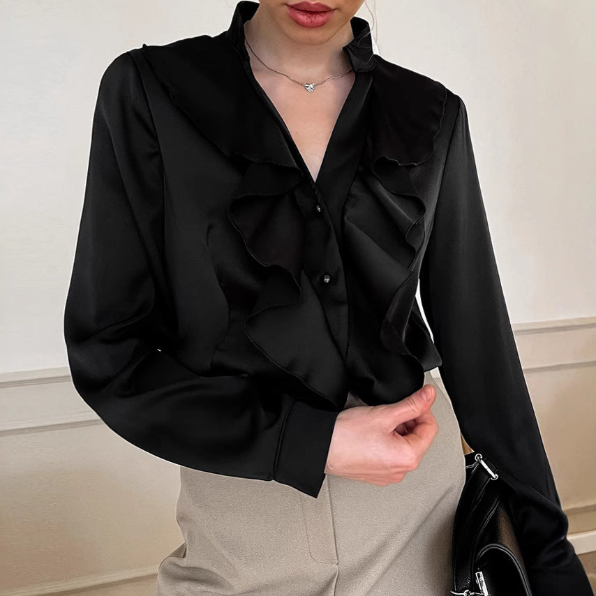 Dame elegant rufflebluse i høj kvalitet satin med fint V-halsudskæring Stilla