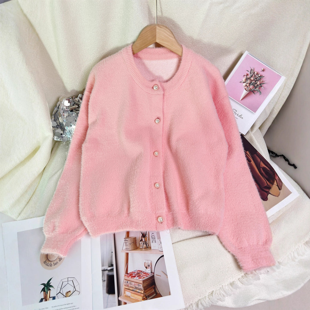 Kvindernes hyggelige cardigan med perlebesatte knapper og moderne snit Stilla