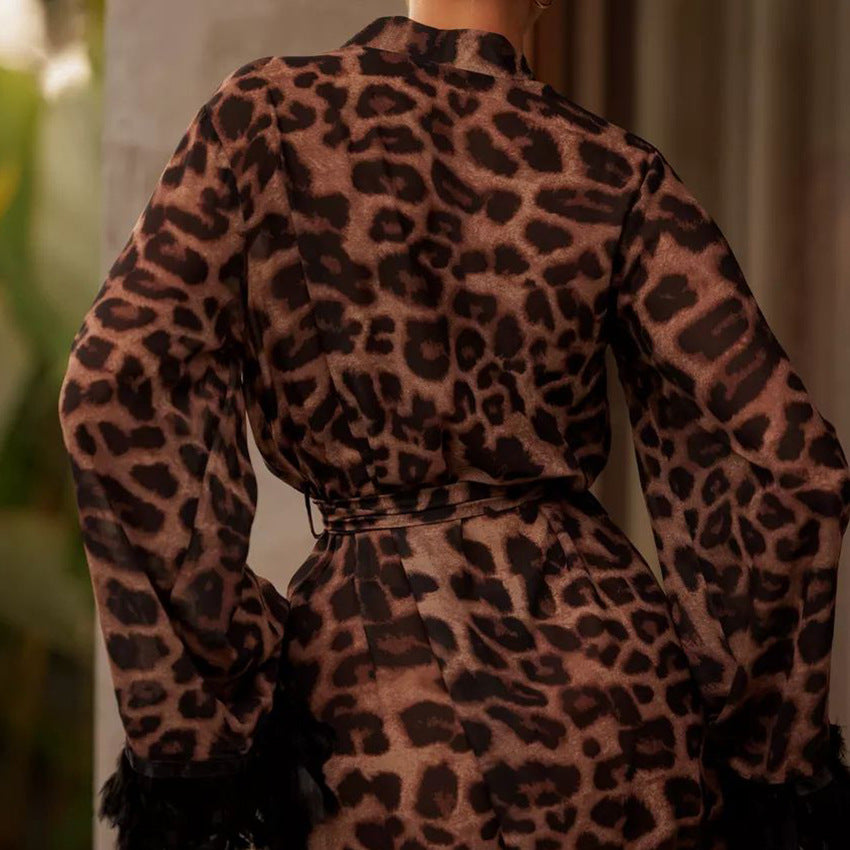 Dame maxikjole med leopardtryk og elegant drapering Stilla