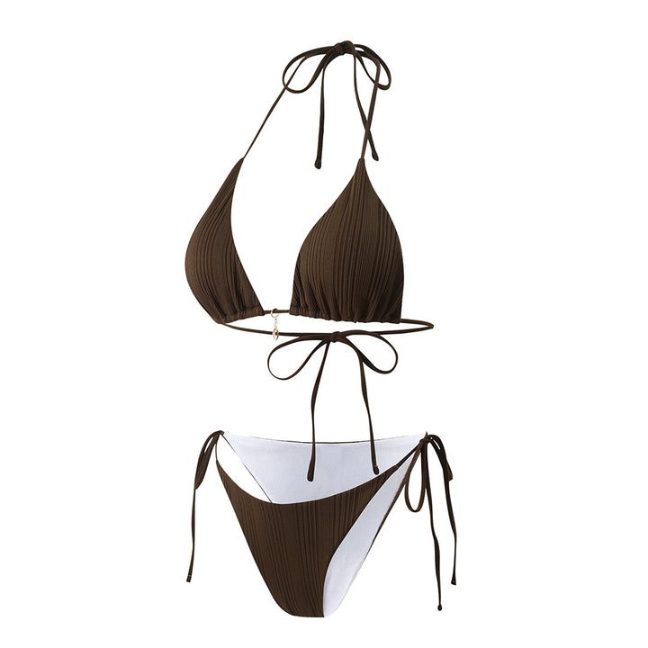 Dame bikini-sæt med moderigtigt ribdesign og elegante detaljesmykker Stilla
