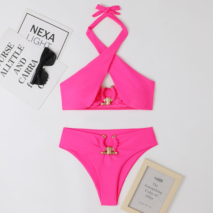 Dame Bikini-sæt med kreativt halterdesign og elegant guldaccent Stilla
