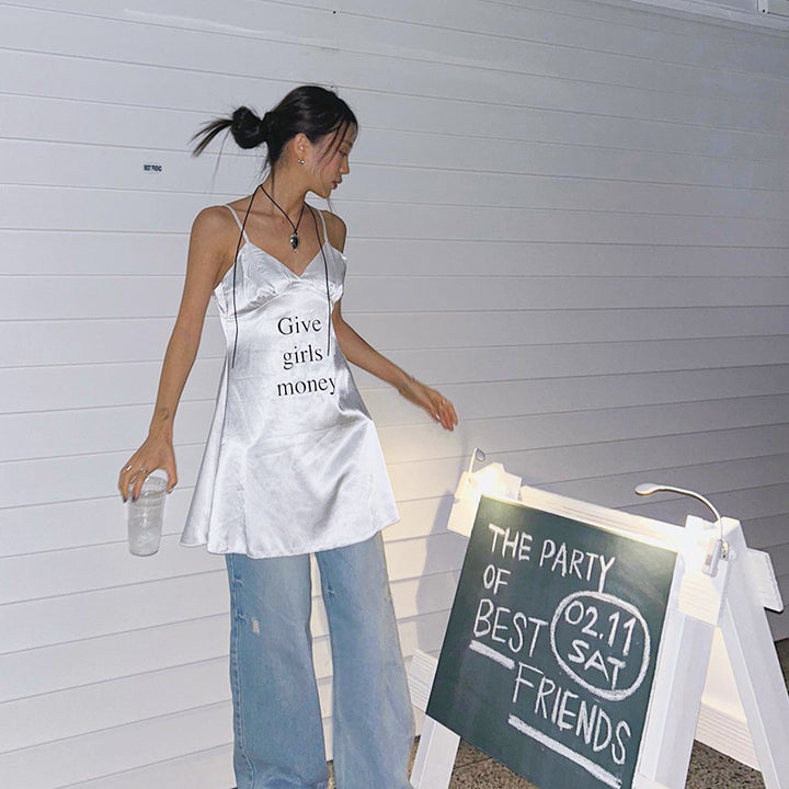 Femme Casual Satin Slip Kjole med Statement Grafik Stilla