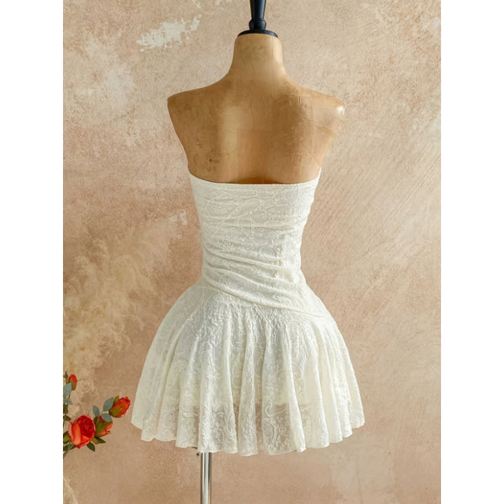 Dame Babydoll Kjole med elegant Blondekant og Rynket Kant Skovae