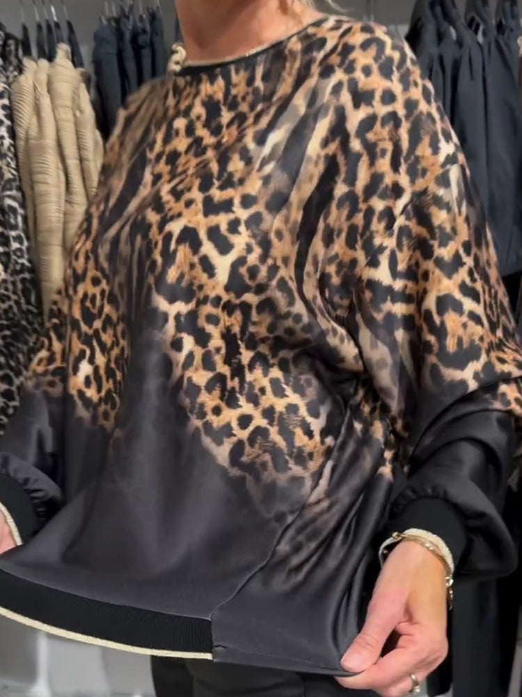 Dame top med moderigtige leopardmønster og dekorative ærmer Stilla