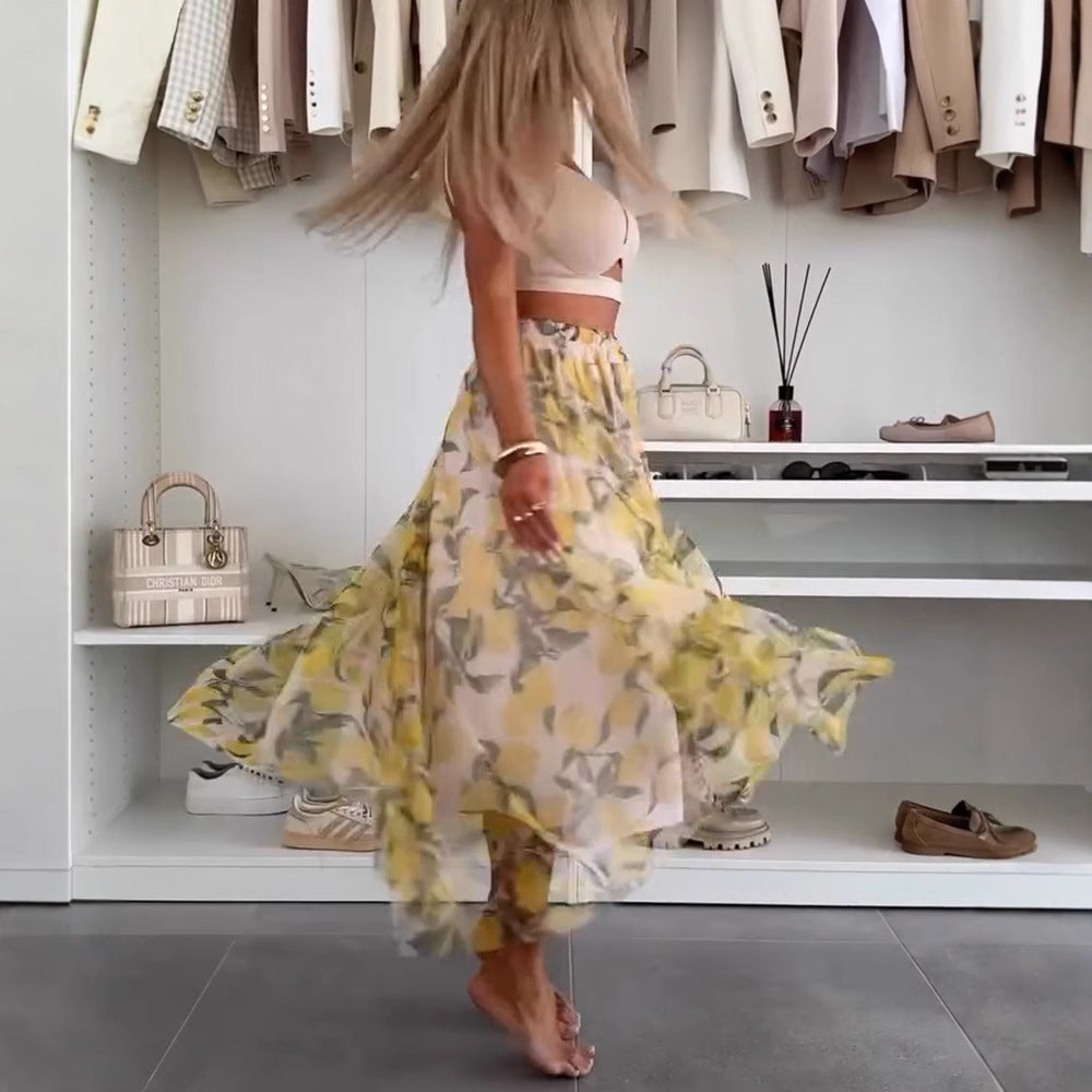 Dame med flydende Maxi-nederdel med flerlagd chiffon-overlag, elastisk talje og fint blomsterprint Skovae