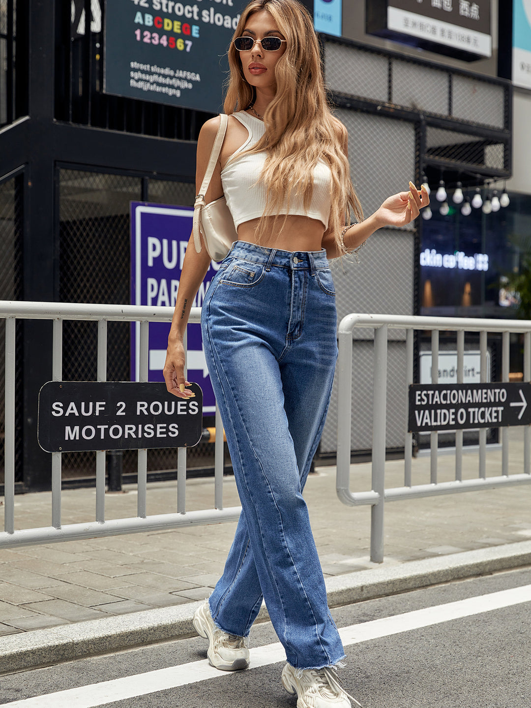 Damer Høj Talje Jeans i klassisk snit med afslappet bootcut Stilla