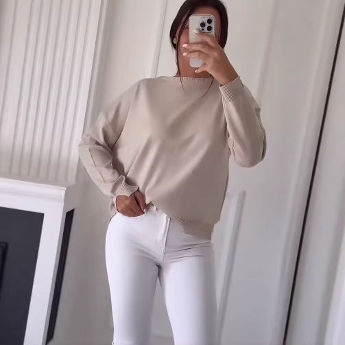 Kvindernes Casual Oversized Sweater med Asymmetrisk Snit og Knapdetaljer Skovae