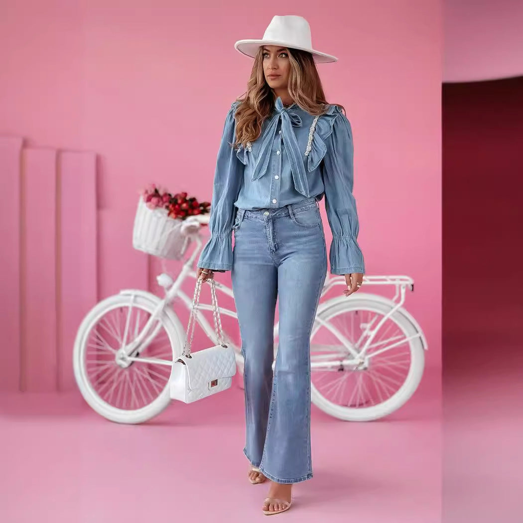 Damebluse med flæser og trendy krave Skovae