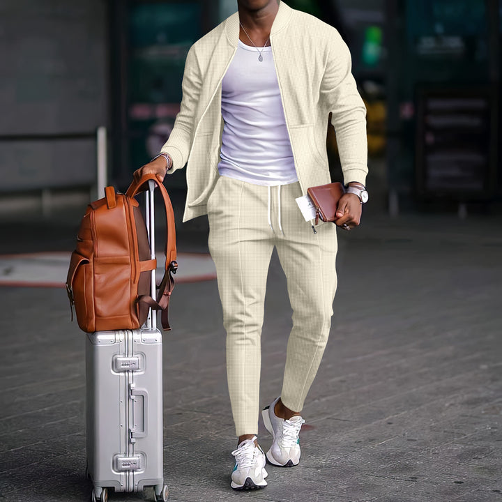 Herrer modetrendy fritidsdragt med sporty detaljer og åndbart stof Stilla