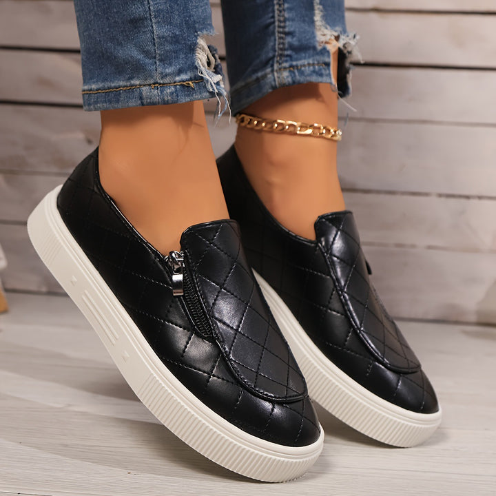 Dame Slip-On Sneakers med trendy quiltedesign og praktisk lynlåsåbning Stilla