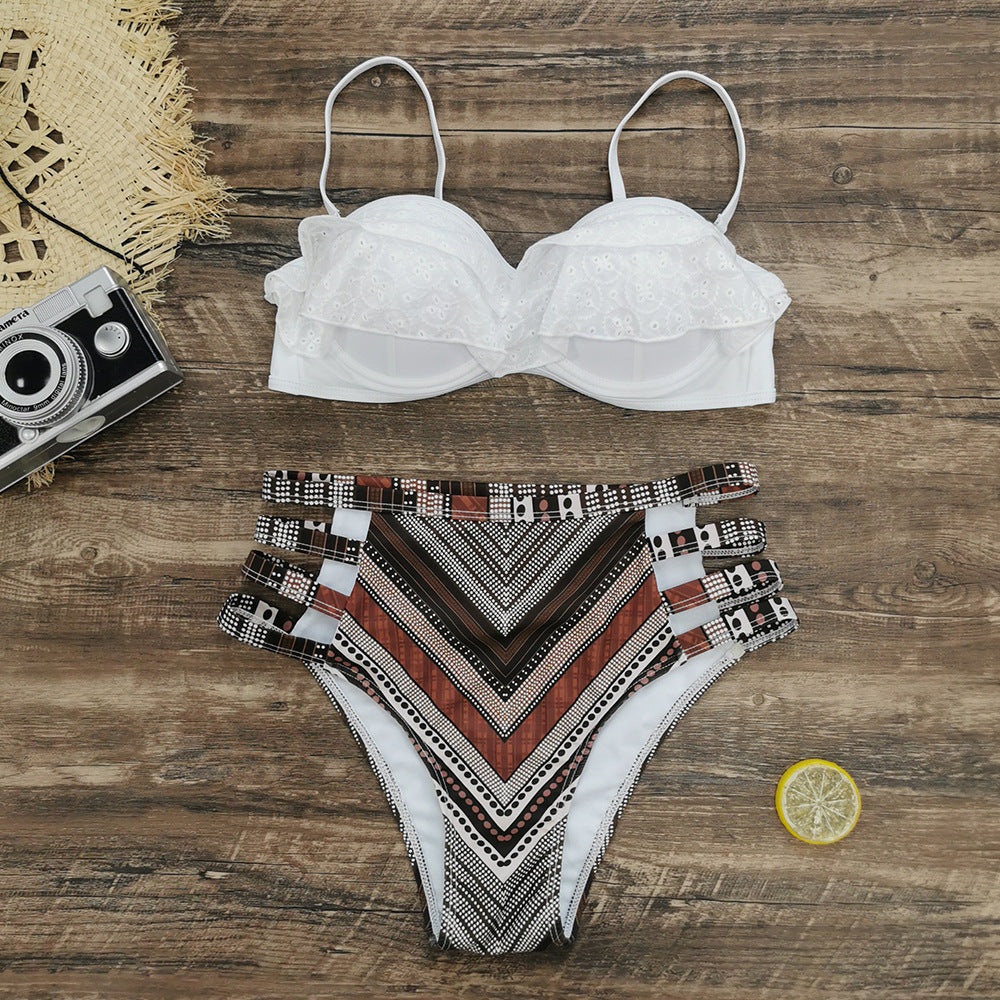 Dame Bikini-sæt med legende flæse-design og kontrasterende accessories Stilla
