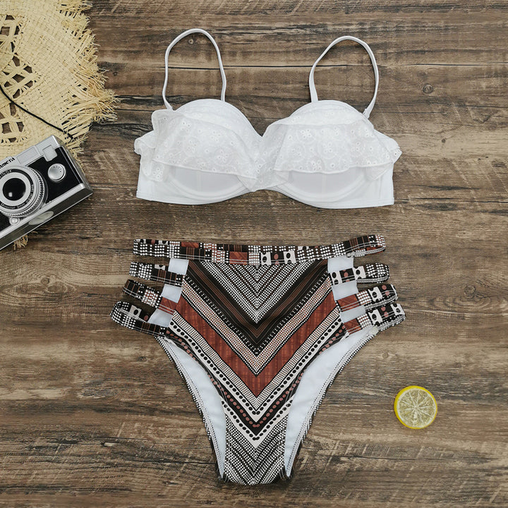 Dame Bikini-sæt med legende flæse-design og kontrasterende accessories Stilla