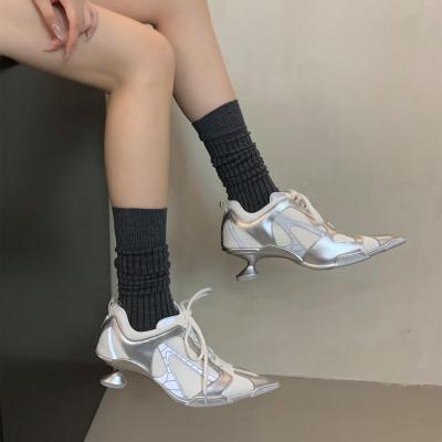 Dame High Fashion Sneakers med futuristisk design og filigrane detaljer Stilla