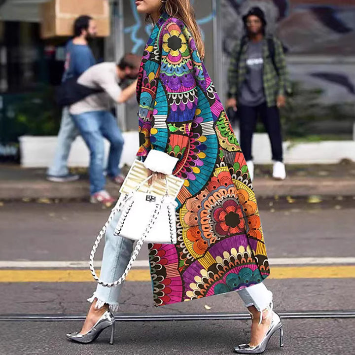Kvinders trendy kimono med farverigt mandala-mønster