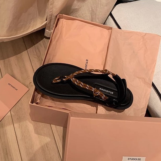Dame toe-tå-sandaler med glamourøs krystalsmykke og behagelig indersål Stilla